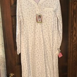 Karen Neuburger NWT sz small long sleeve nightgown